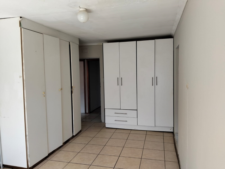 To Let 5 Bedroom Property for Rent in Mthata Eastern Cape